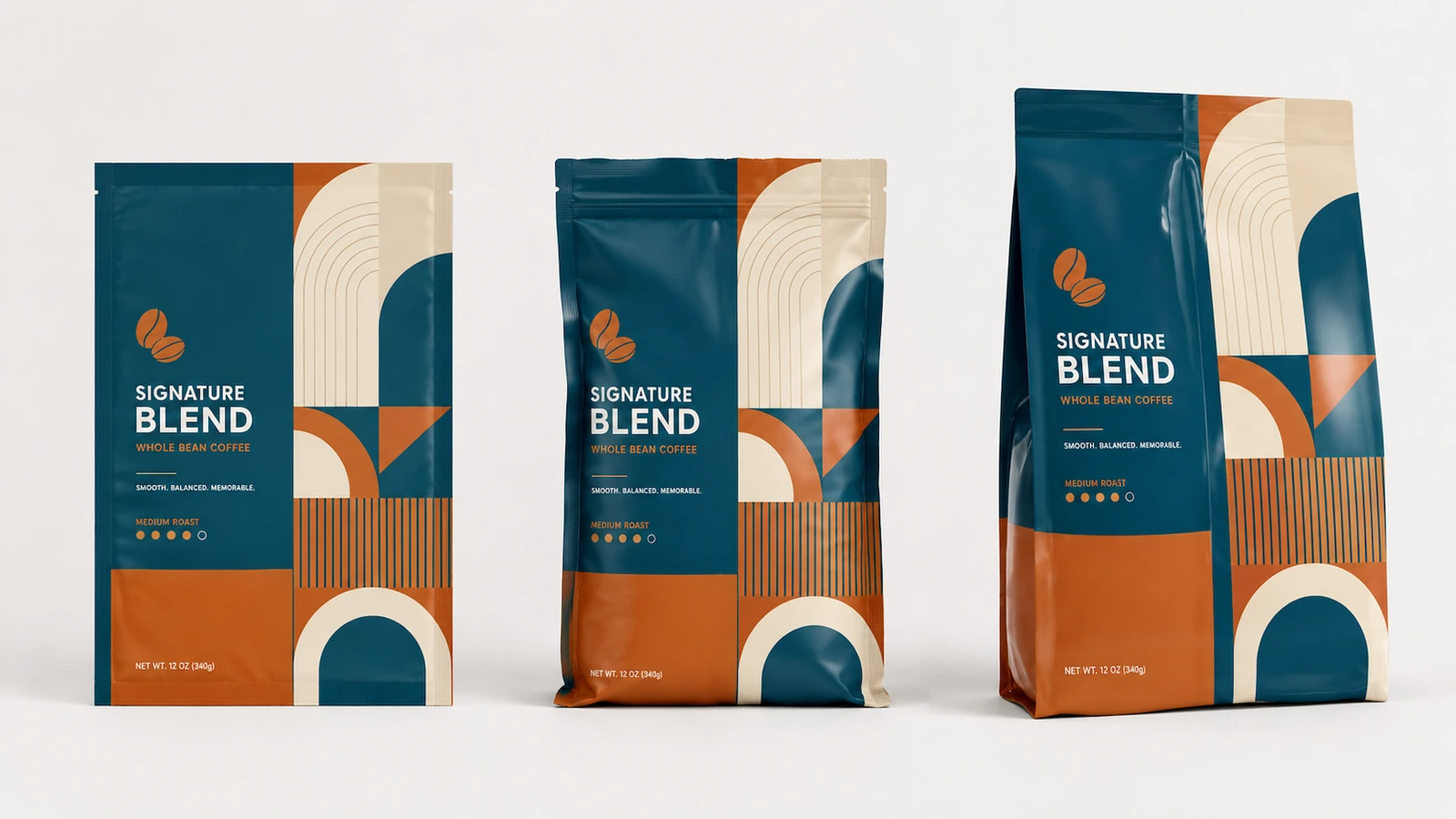 Drei Profile von Kaffeeverpackungsmustern mit passender geometrischer Grafik
