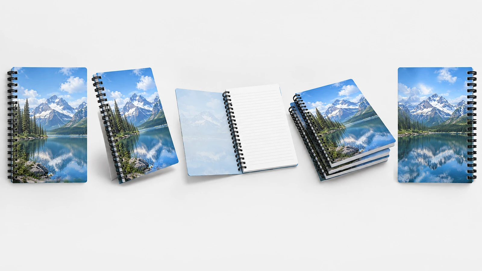 Illustrative Übersicht geschlossener, stehender, aufgeschlagener und gestapelter Notizbücher im Lake-Design